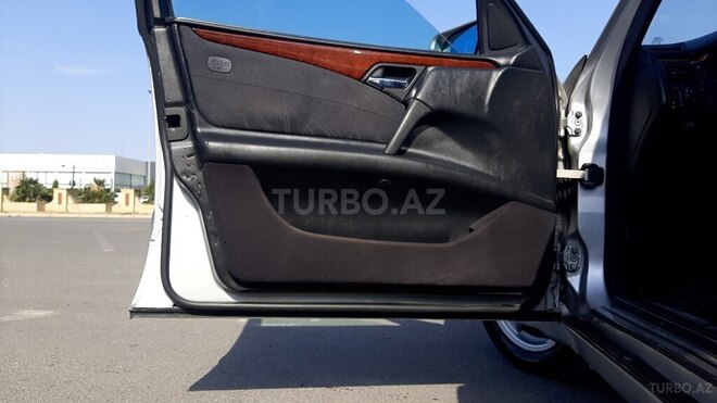 Mercedes E 200 1998, 267,000 km - 2.0 l - Gəncə