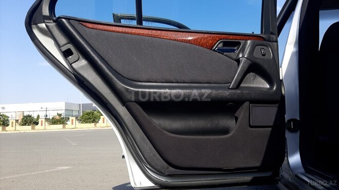 Mercedes E 200 1998, 267,000 km - 2.0 l - Gəncə