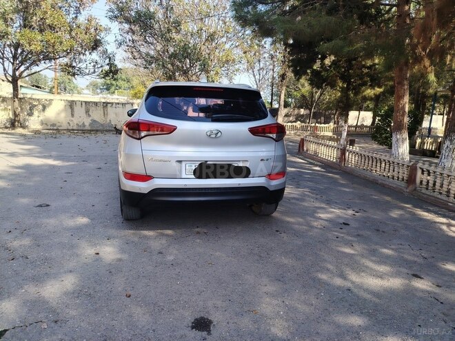 Hyundai Tucson 2015, 227,000 km - 1.7 l - Laçın