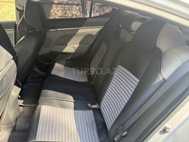 Hyundai Elantra 2018, 188,293 km - 2.0 л - Bakı