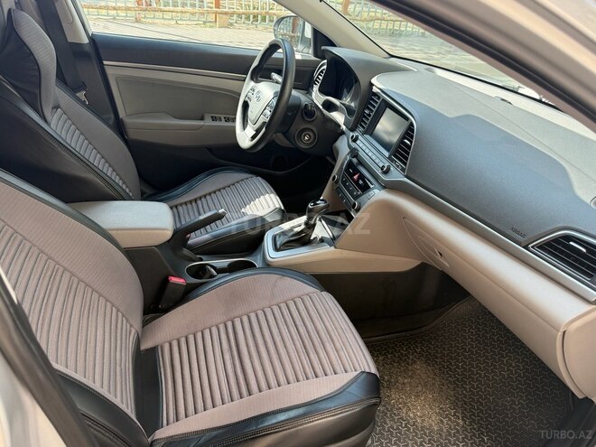 Hyundai Elantra 2018, 188,293 km - 2.0 л - Bakı