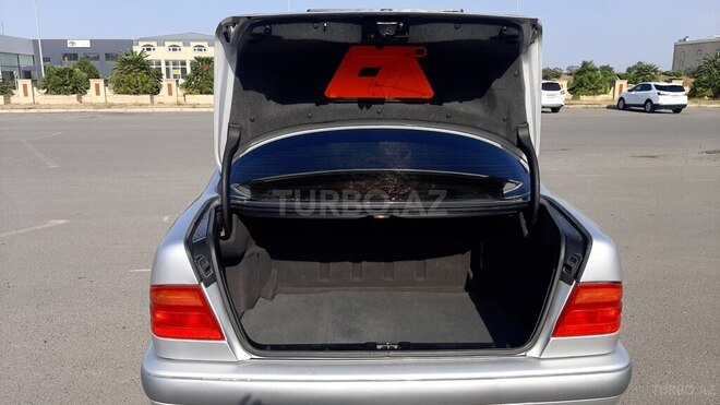Mercedes E 200 1998, 267,000 km - 2.0 l - Gəncə
