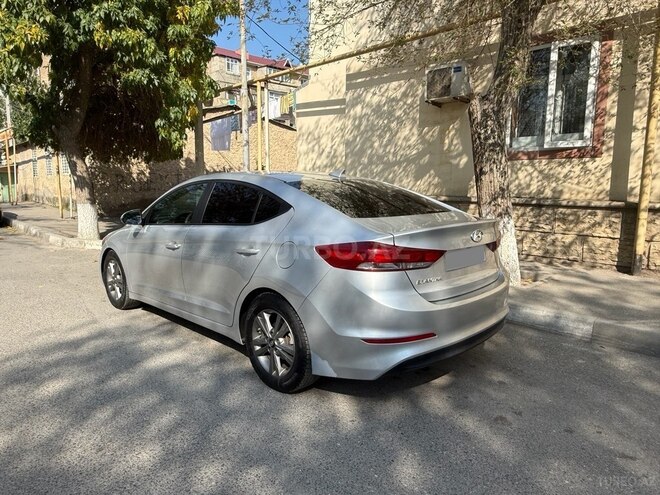 Hyundai Elantra 2018, 188,293 km - 2.0 л - Bakı