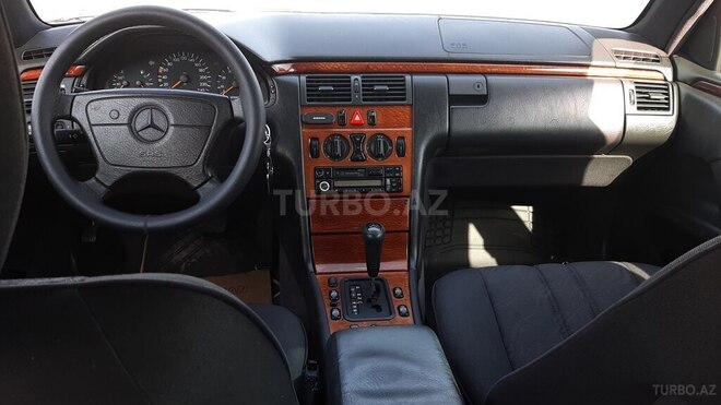 Mercedes E 200 1998, 267,000 km - 2.0 l - Gəncə