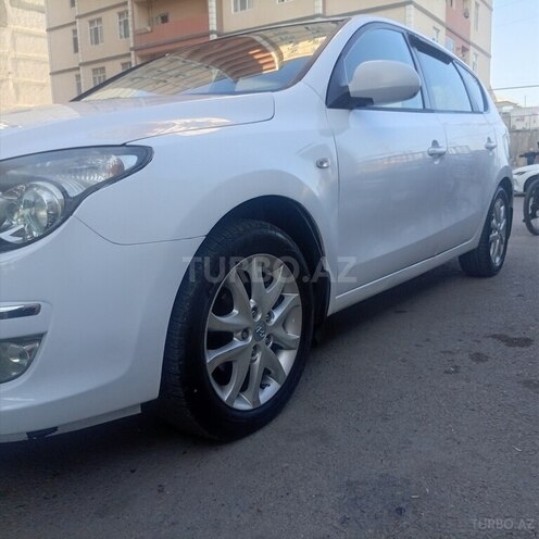 Hyundai i30 2010, 215,000 km - 2.0 l - Bakı
