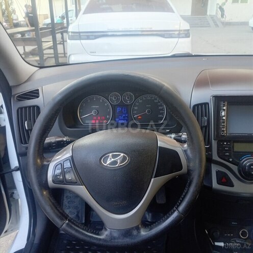 Hyundai i30 2010, 215,000 km - 2.0 l - Bakı