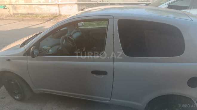 Toyota Vitz 2001, 299,000 km - 1.0 л - Bakı