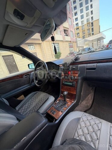 Mercedes E 240 1997, 433,891 km - 2.4 l - Bakı