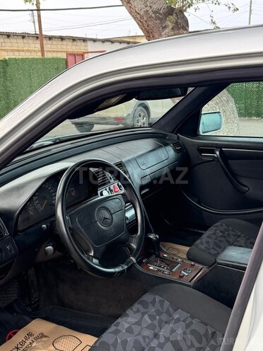 Mercedes C 200 2000, 300,000 km - 2.0 l - Xaçmaz