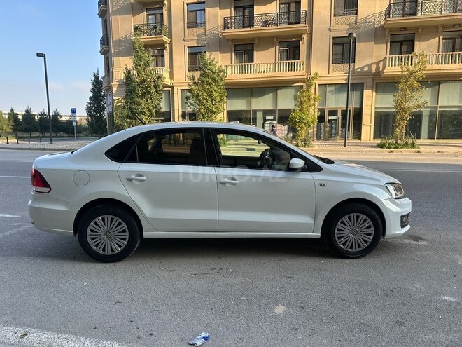 Volkswagen Polo 2018, 182,377 km - 1.6 л - Bakı