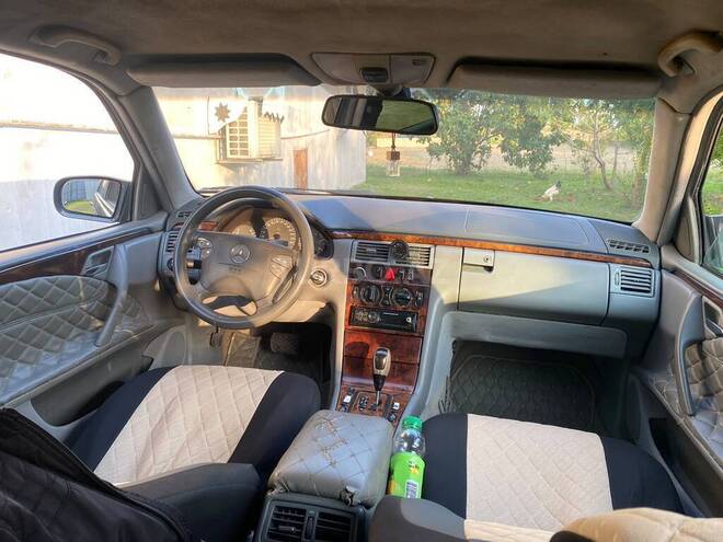 Mercedes E 220 2000, 165,000 km - 2.2 l - Sabirabad