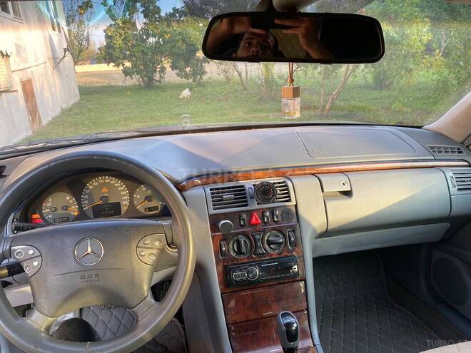 Mercedes E 220 2000, 165,000 km - 2.2 l - Sabirabad
