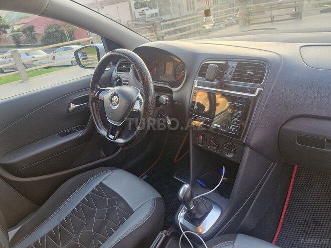 Volkswagen Polo 2015, 182,000 km - 1.6 l - Bakı