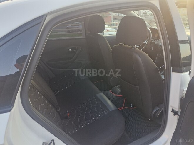 Volkswagen Polo 2015, 182,000 km - 1.6 l - Bakı