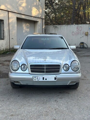 Mercedes E 240 1998, 319,321 km - 2.4 l - Bakı