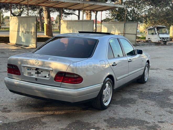 Mercedes E 240 1998, 319,321 km - 2.4 l - Bakı