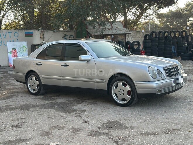 Mercedes E 240 1998, 319,321 km - 2.4 l - Bakı