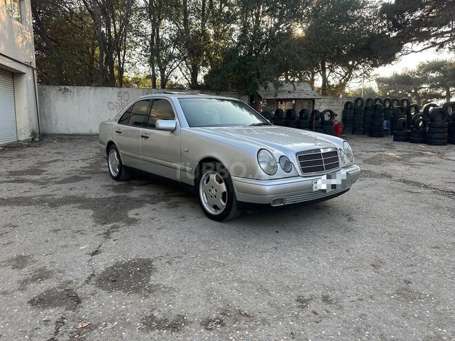 Mercedes E 240 1998, 319,321 km - 2.4 l - Bakı