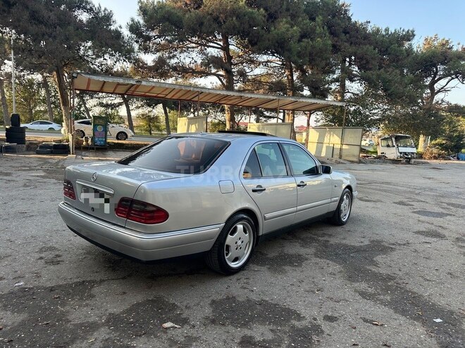 Mercedes E 240 1998, 319,321 km - 2.4 l - Bakı