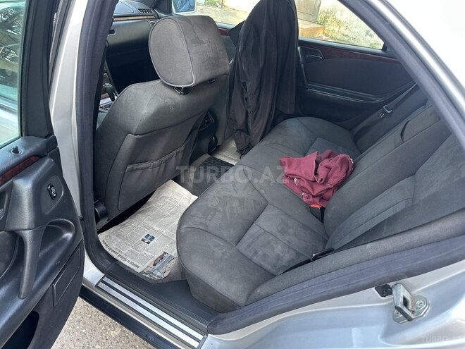 Mercedes E 240 1998, 319,321 km - 2.4 l - Bakı