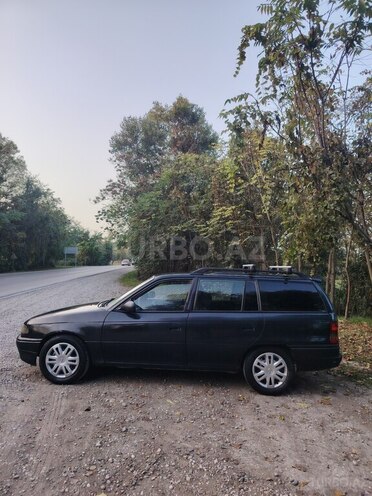 Opel Astra 1995, 328,000 km - 1.6 л - Xaçmaz