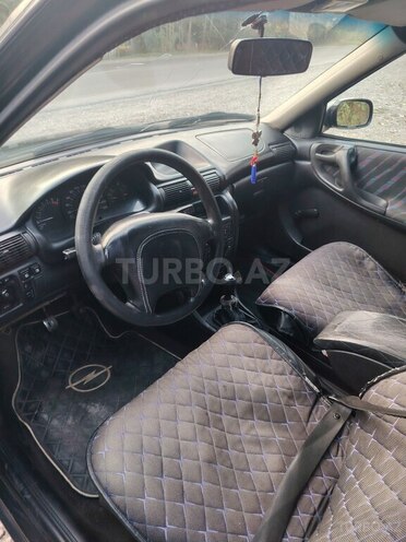 Opel Astra 1995, 328,000 km - 1.6 л - Xaçmaz