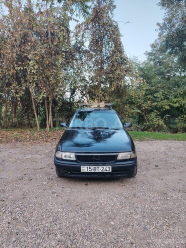 Opel Astra 1995, 328,000 km - 1.6 л - Xaçmaz