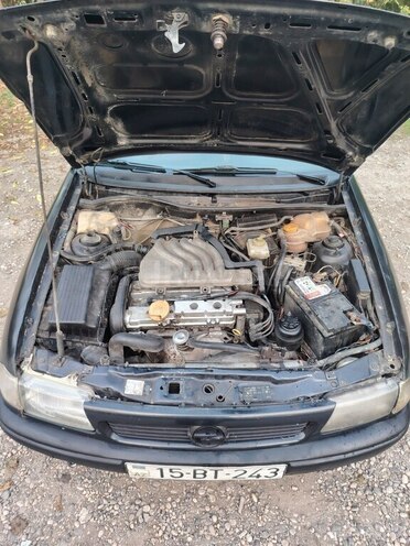 Opel Astra 1995, 328,000 km - 1.6 л - Xaçmaz