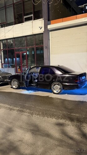 Mercedes E 200 2000, 370,340 km - 2.2 l - Bakı