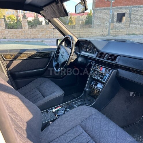 Mercedes 220 E 1994, 380,000 km - 2.2 l - Sumqayıt