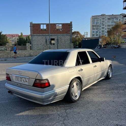 Mercedes 220 E 1994, 380,000 km - 2.2 l - Sumqayıt
