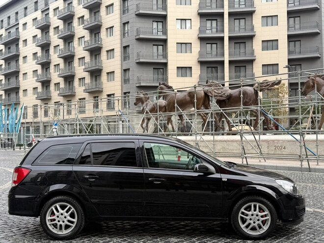 Opel Astra 2006, 287,000 km - 1.4 л - Bakı