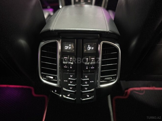 Porsche Cayenne Turbo S 2012, 97,000 km - 4.8 l - Bakı