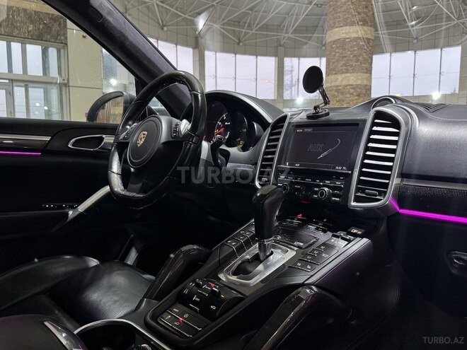 Porsche Cayenne Turbo S 2012, 97,000 km - 4.8 l - Bakı