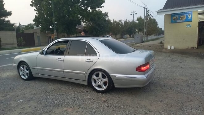 Mercedes E 220 2000, 239,100 km - 2.2 л - İmişli