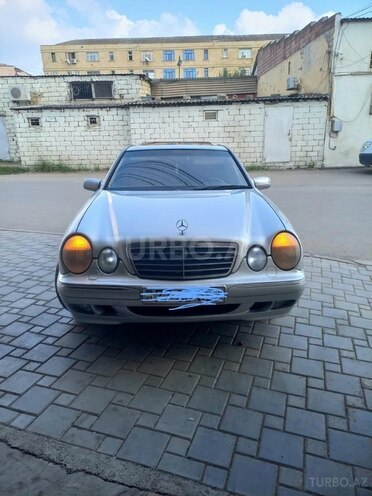 Mercedes E 220 2000, 239,100 km - 2.2 л - İmişli