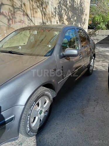 Volkswagen Jetta 2004, 300,000 km - 2.0 л - Bakı