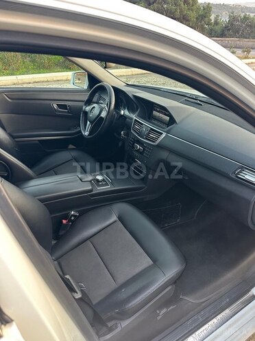 Mercedes E 220 2012, 308,000 km - 2.1 л - Tovuz