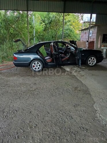Mercedes E 230 1997, 391,098 km - 2.3 л - Saatlı