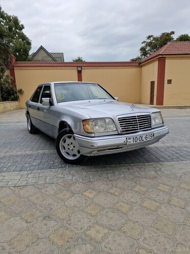 Mercedes E 220 1993, 380,000 km - 2.2 l - Bakı