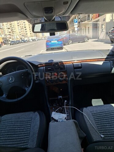 Mercedes E 320 2001, 460,000 km - 3.2 l - Bakı