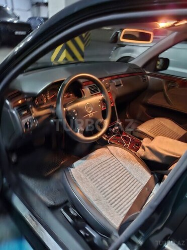 Mercedes E 320 2001, 460,000 km - 3.2 l - Bakı