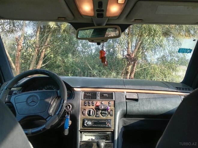 Mercedes E 230 1996, 376,000 km - 2.3 l - Bakı