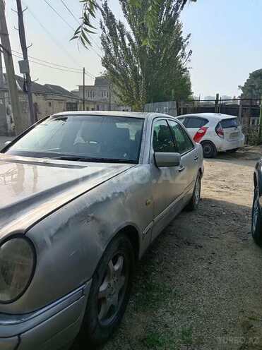 Mercedes E 230 1996, 376,000 km - 2.3 l - Bakı