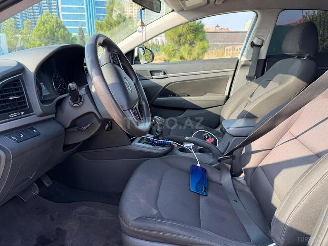 Hyundai Elantra 2017, 273,588 km - 2.0 л - Bakı