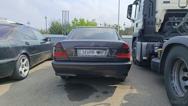 Mercedes C 180 1999, 490,000 km - 1.8 л - Salyan