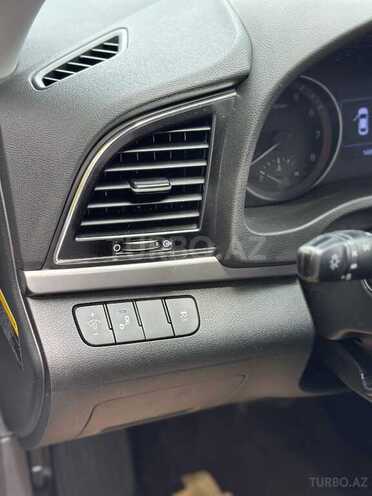 Hyundai Elantra 2017, 273,588 km - 2.0 л - Bakı