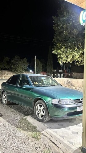 Opel Vectra 1997, 633,080 km - 2.0 l - Qazax