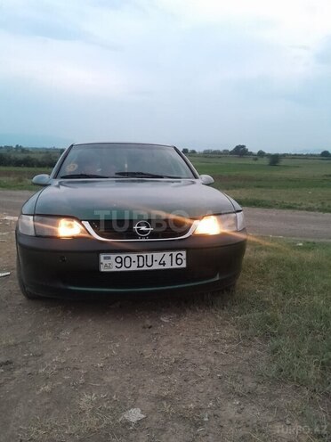 Opel Vectra 1997, 633,080 km - 2.0 l - Qazax