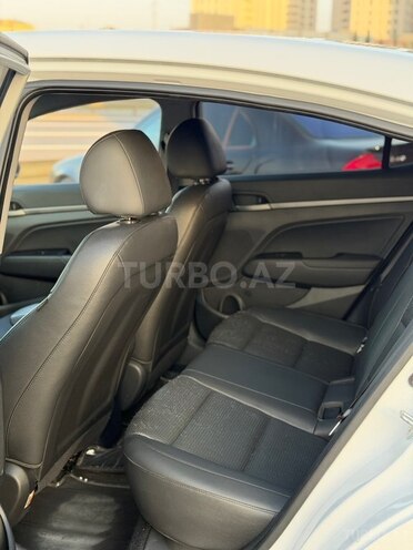 Hyundai Avante 2016, 253,000 km - 1.6 l - Bakı